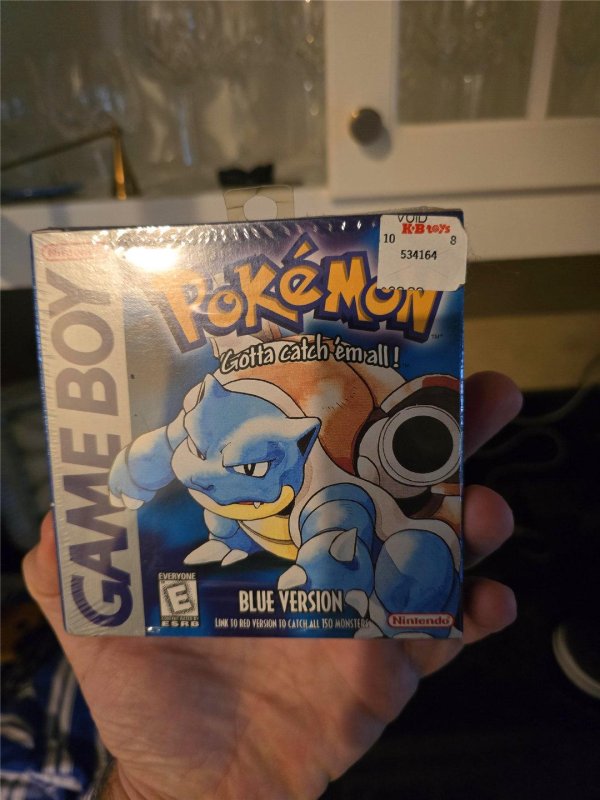 中金宸大 印刷错误价值六位数？玩家翻出老家衣柜里的未拆封《宝可梦：蓝》